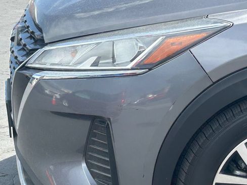 Used 2021 Nissan Kicks SV FWD image 12
