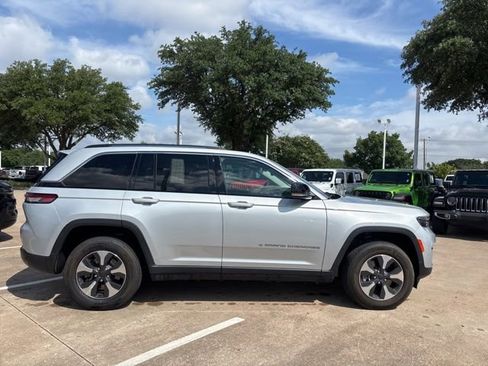 Used 2023 Jeep Grand Cherokee 4WD 4xe image 4