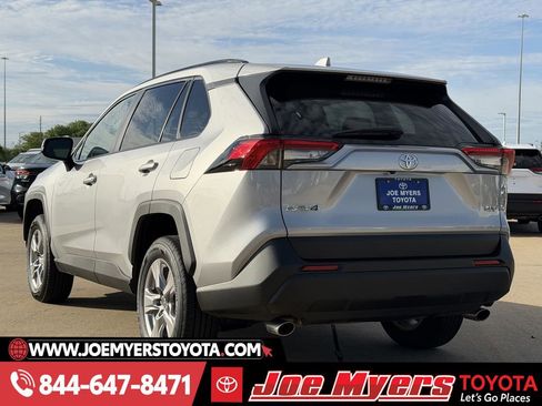 Used 2025 Toyota RAV4 XLE image 7