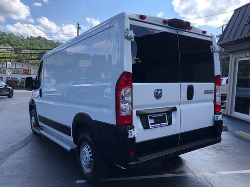 Used 2025 RAM ProMaster 2500 w/ U-Haul Equipment Group FWD image 4
