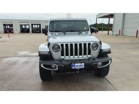 Used 2022 Jeep Gladiator Overland w/ Popular Equipment Package AWD/4WD image 3