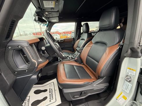 Used 2024 Ford Bronco Outer Banks image 12