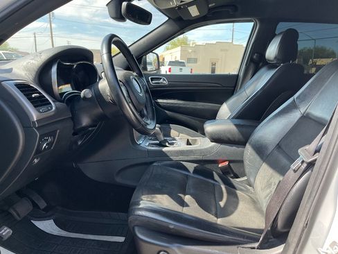 Used 2018 Jeep Grand Cherokee Altitude RWD image 11