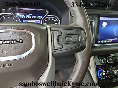 Used 2021 GMC Yukon Denali w/ Denali Premium Package image 29