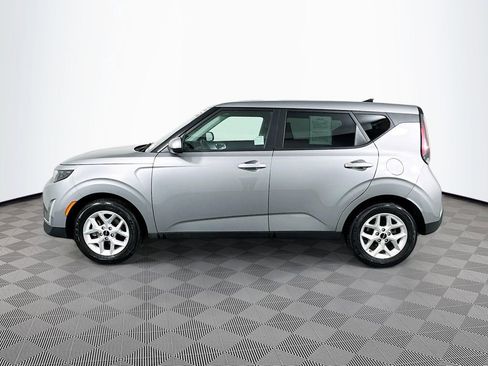 Used 2025 Kia Soul LX w/ LX Technology Package image 8