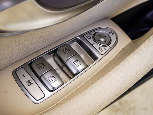 Used 2022 Mercedes-Benz E 350 Sedan image 33