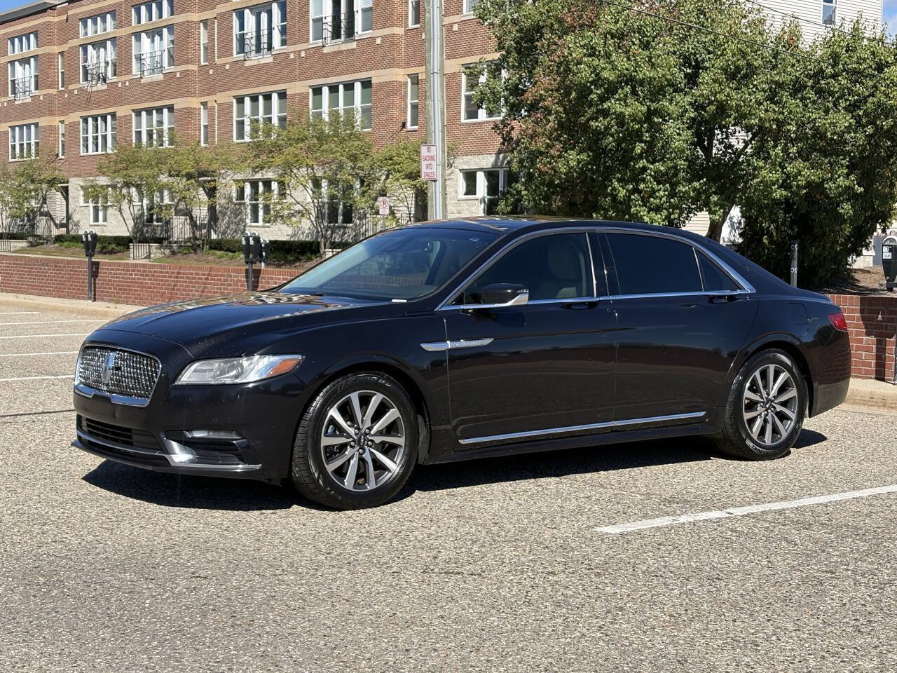 Used 2020 Lincoln Continental w/ Convenience Package FWD image 3