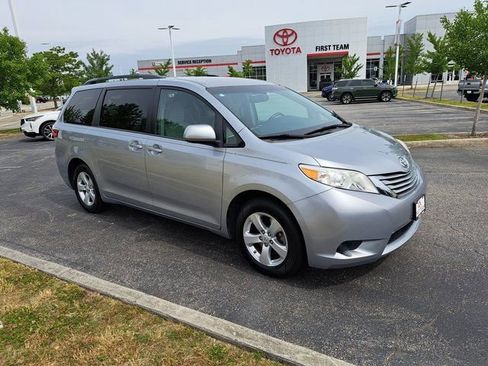Used 2016 Toyota Sienna LE FWD image 4