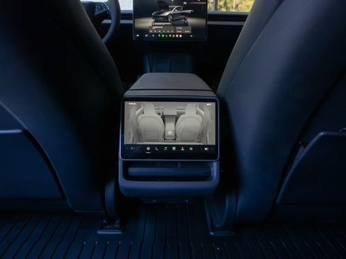 Used 2024 Tesla Model 3 Long Range AWD/4WD image 17