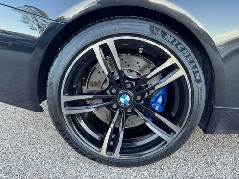 Used 2015 BMW M4 Convertible image 16