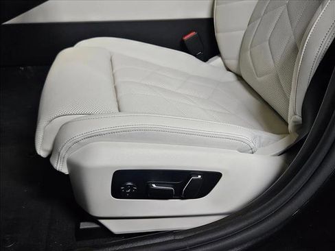 Used 2026 BMW 530i xDrive w/ Premium Package image 4