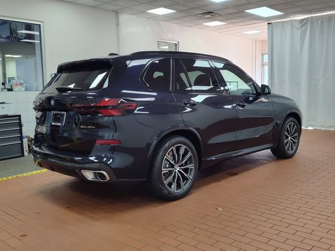 Used 2026 BMW X5 xDrive50e w/ M Sport Package AWD/4WD image 9