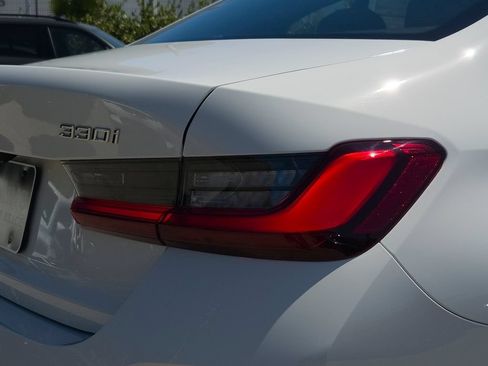 New 2026 BMW 330i Sedan w/ Convenience Package RWD image 4