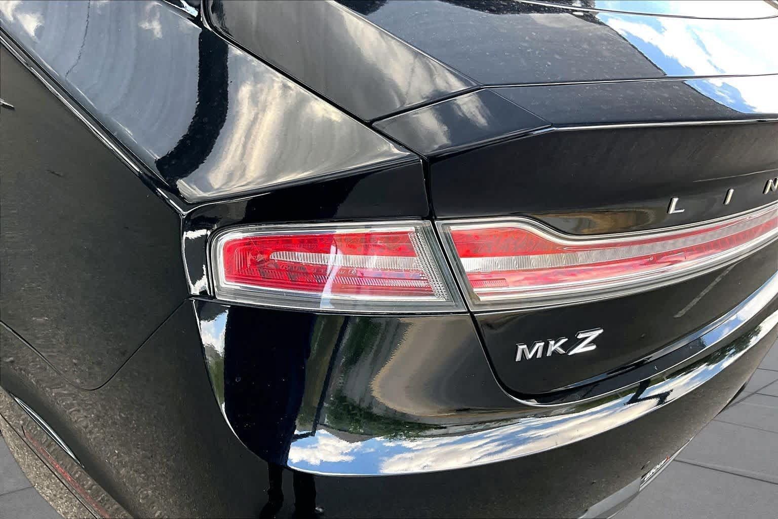 Used 2017 Lincoln MKZ Reserve FWD image 29
