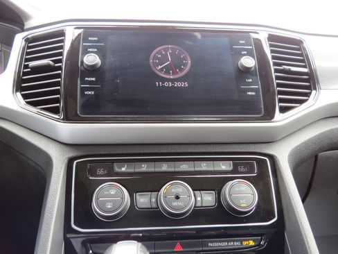 Used 2023 Volkswagen Atlas SEL Premium image 29