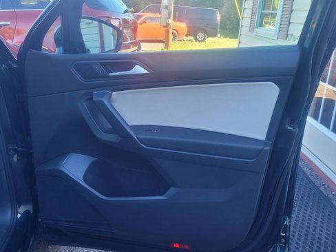 Used 2019 Volkswagen Tiguan SE w/ Panoramic Sunroof Package AWD/4WD image 10
