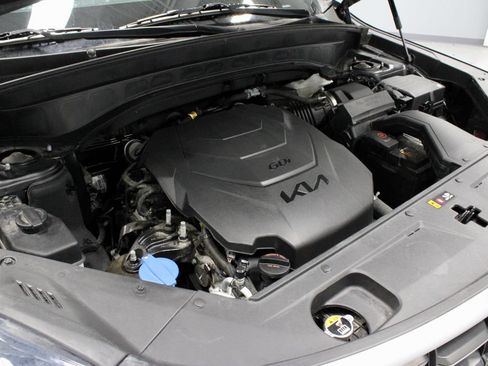 Used 2025 Kia Telluride S AWD/4WD image 16