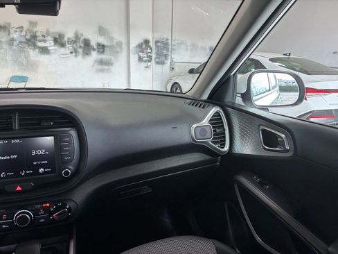 Used 2025 Kia Soul LX w/ LX Technology Package image 33