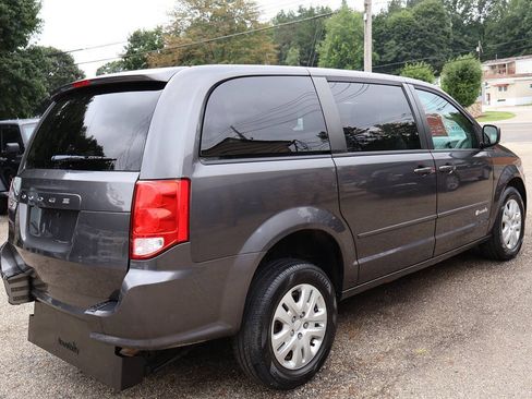 Used 2017 Dodge Grand Caravan SE w/ Power Window Group FWD image 16