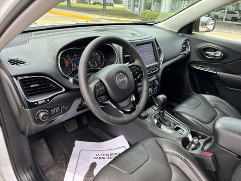 Used 2023 Jeep Cherokee Altitude Lux w/ Mopar Interior Package AWD/4WD image 23