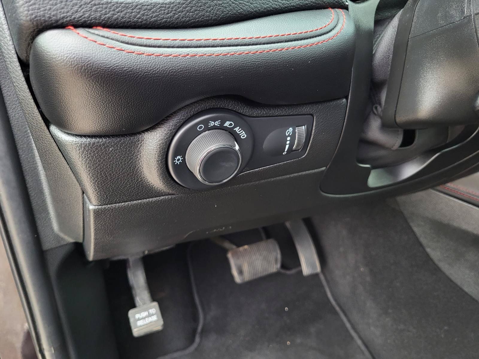 Used 2024 Dodge Durango GT RWD image 19