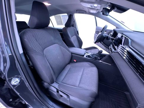 Used 2025 Toyota Camry LE w/ Convenience Package FWD image 34