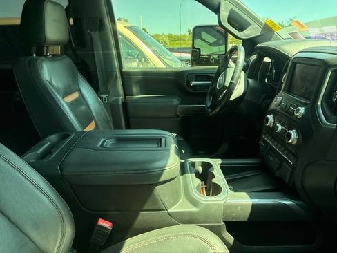 Used 2021 GMC Sierra 2500 AT4 w/ AT4 Premium Plus Package AWD/4WD image 5