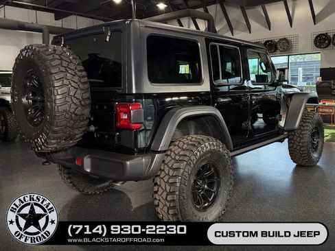 Used 2025 Jeep Wrangler Unlimited Rubicon AWD/4WD image 11