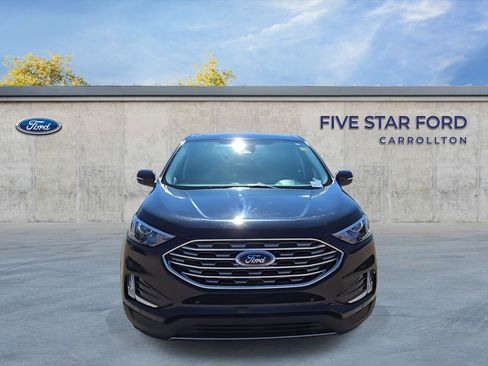 Certified 2022 Ford Edge Titanium image 3