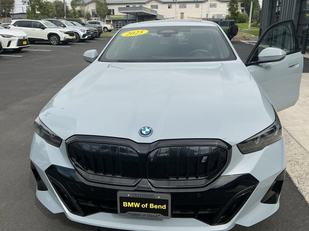 Used 2025 BMW i5 xDrive40 w/ M Sport Package AWD/4WD image 24