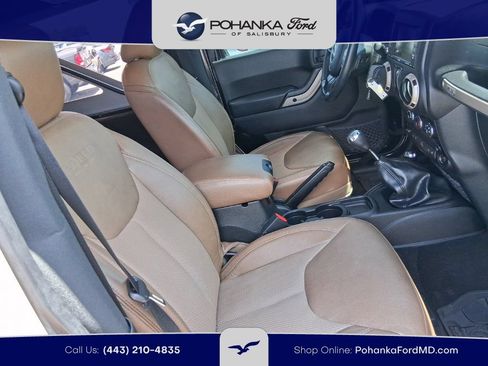 Used 2017 Jeep Wrangler Sahara AWD/4WD image 11