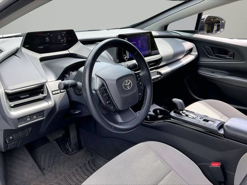 Used 2023 Toyota Prius LE FWD image 19
