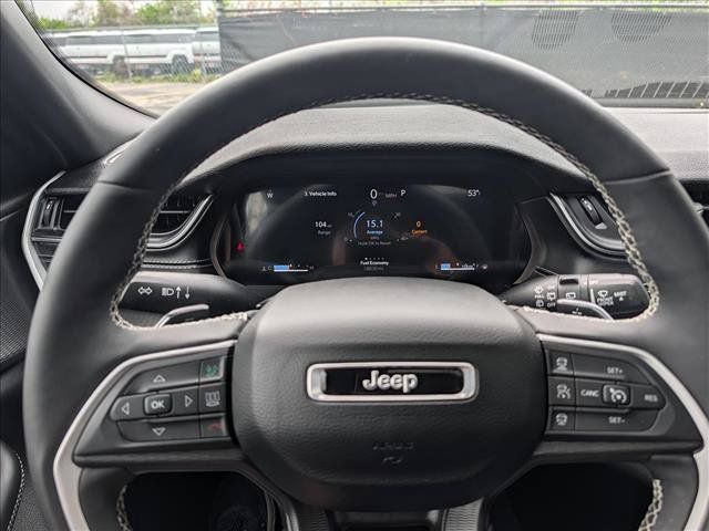 Used 2024 Jeep Grand Cherokee Altitude AWD/4WD image 38