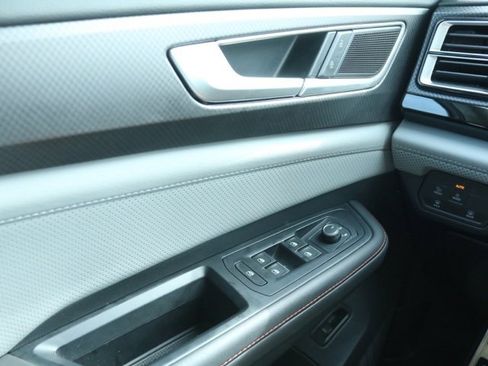 Used 2025 Volkswagen Atlas Peak Edition SE image 26