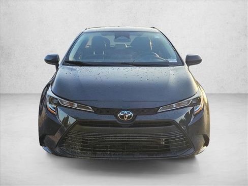 Used 2025 Toyota Corolla LE FWD image 2