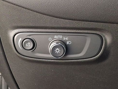 Used 2020 Chevrolet Equinox LS image 25