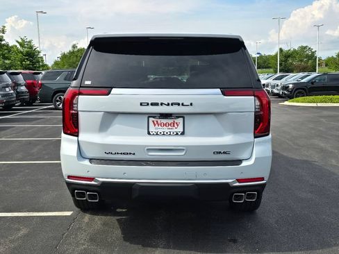 New 2026 GMC Yukon Denali w/ Denali Reserve Package AWD/4WD image 9