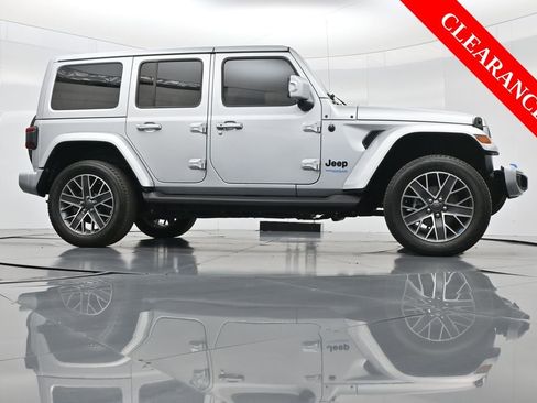 Used 2022 Jeep Wrangler Unlimited Sahara image 52
