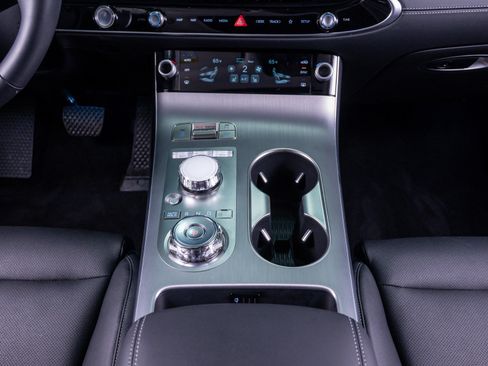 Used 2026 Genesis GV70 2.5T Select image 29