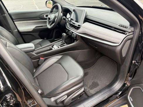 Used 2025 Jeep Compass Latitude w/ Sun & Sound Group image 21