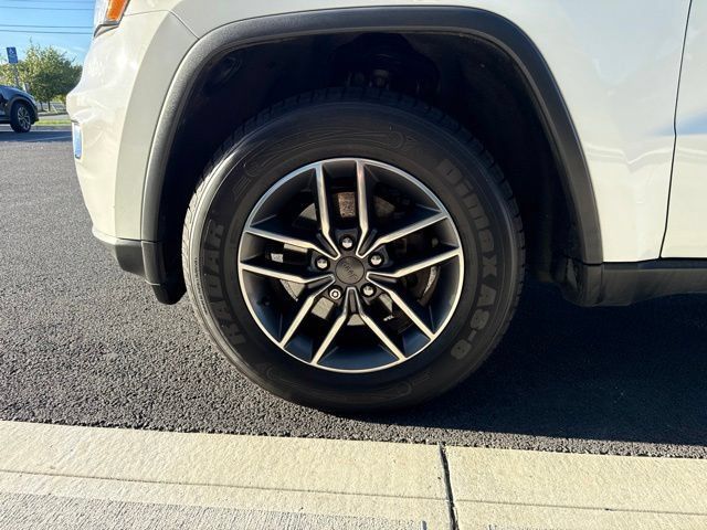 Used 2019 Jeep Grand Cherokee Limited AWD/4WD image 8