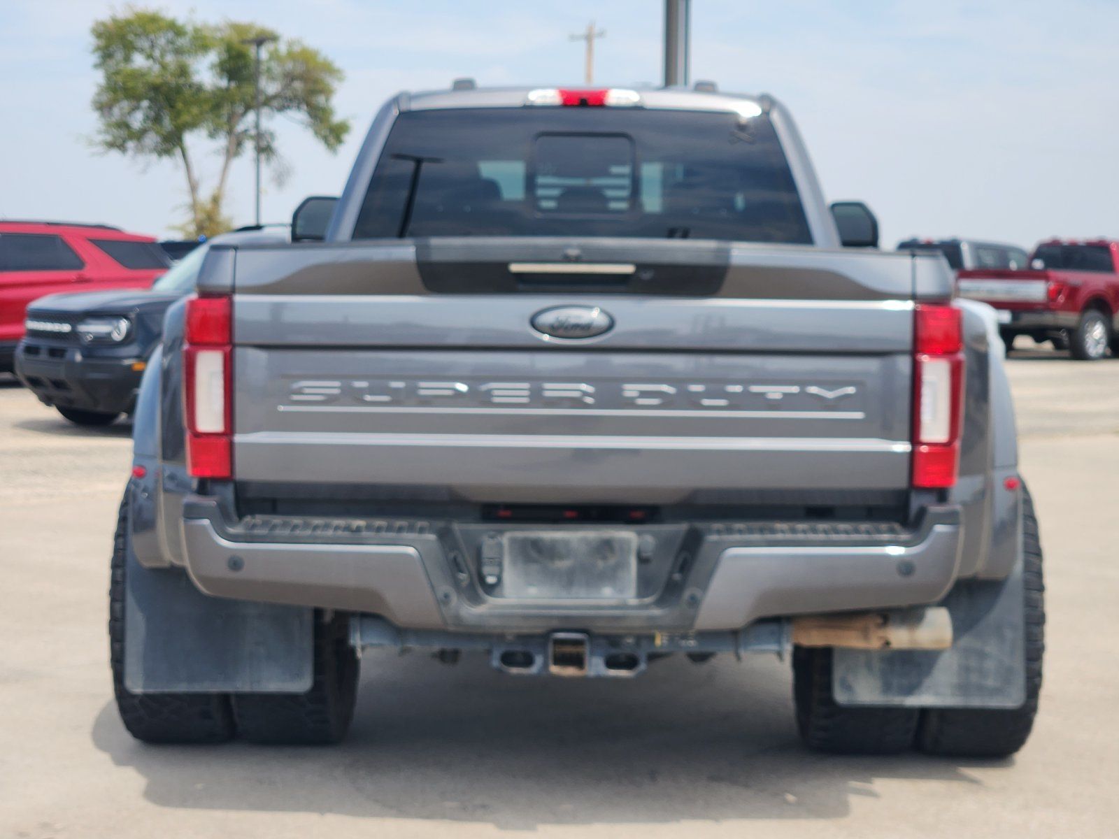 Used 2022 Ford F350 Lariat w/ Lariat Ultimate Package AWD/4WD image 8