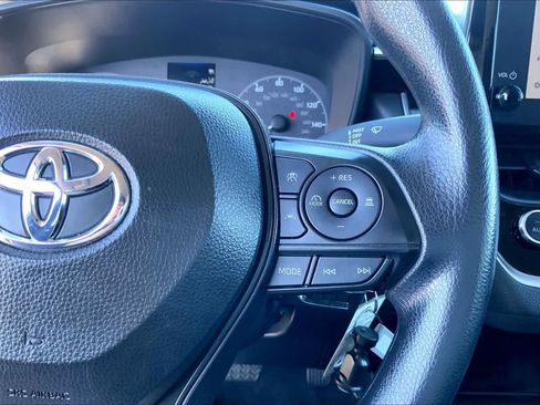 Certified 2025 Toyota Corolla LE image 22