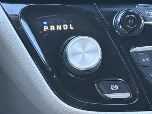 Used 2021 Chrysler Pacifica Touring-L w/ Premium & Safety Sphere Group image 30