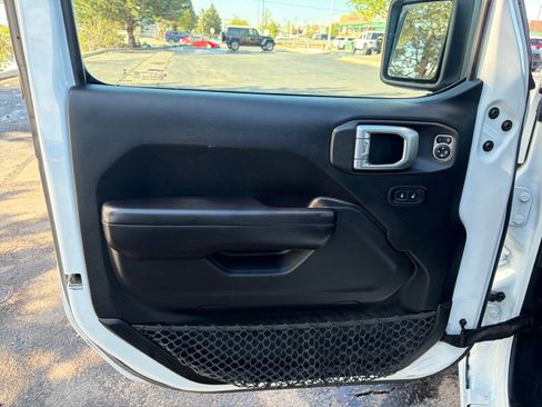 Used 2019 Jeep Wrangler Sport AWD/4WD image 13