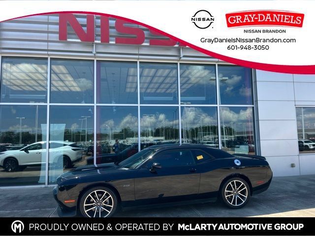 Used 2023 Dodge Challenger R/T RWD image 1
