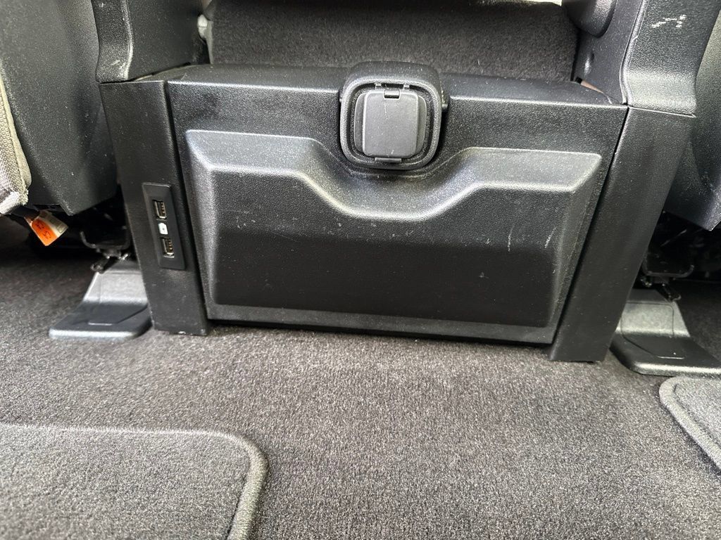 Used 2019 Ford F150 XLT w/ Equipment Group 302A Luxury AWD/4WD image 15