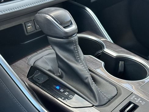 Used 2023 Toyota Highlander Limited image 21