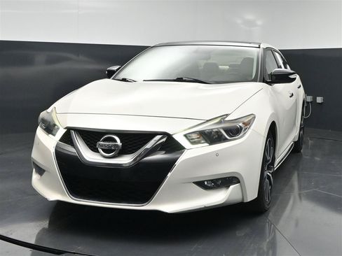 Used 2017 Nissan Maxima 3.5 SL FWD image 2