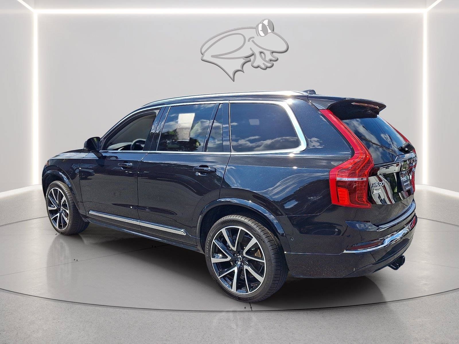 Used 2023 Volvo XC90 B5 Plus w/ Protection Package Premier AWD/4WD image 4